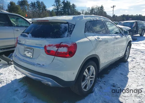 2017 Mercedes-Benz Gla 250 4Matic z USA, uszkodzony, nr VIN WDCTG4GB1HJ312321